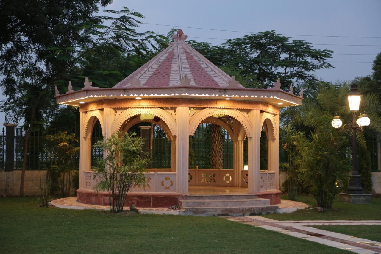 Mann The Palm Retreat Hotel Lucknow Exterior photo