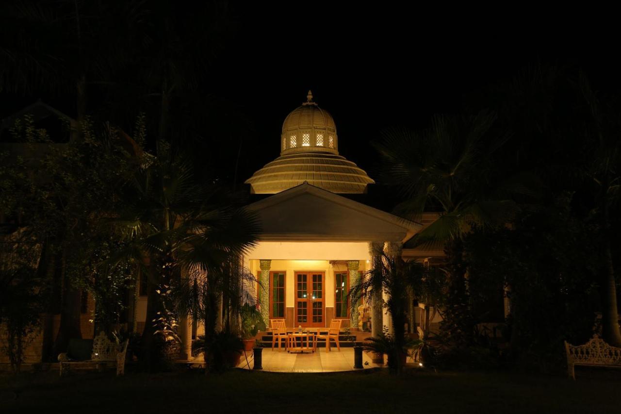 Mann The Palm Retreat Hotel Lucknow Exterior photo